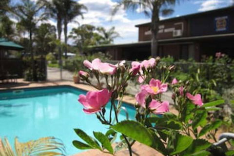 Lakes Waterfront Motel & Holiday Cottages - Tourism TAS 2