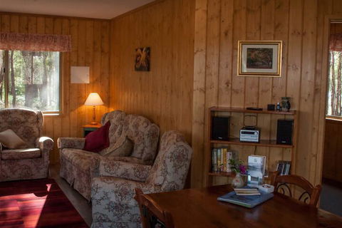 Balingup Heights Hilltop Forest Cottages - Tourism TAS 5