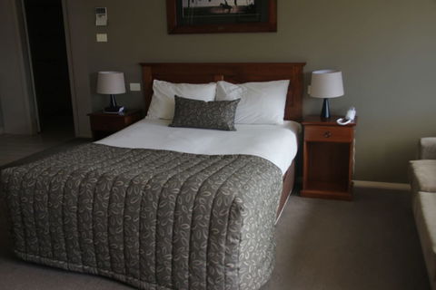 Saltbush Motor Inn - Tourism TAS 6