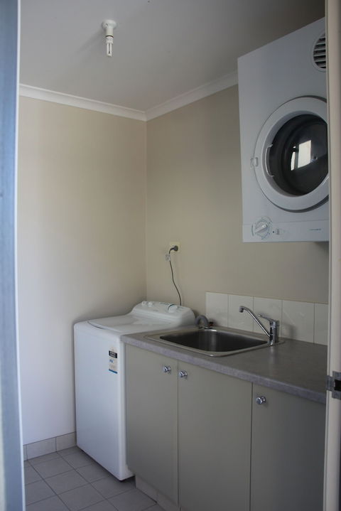 Saltbush Motor Inn - Tourism TAS 4