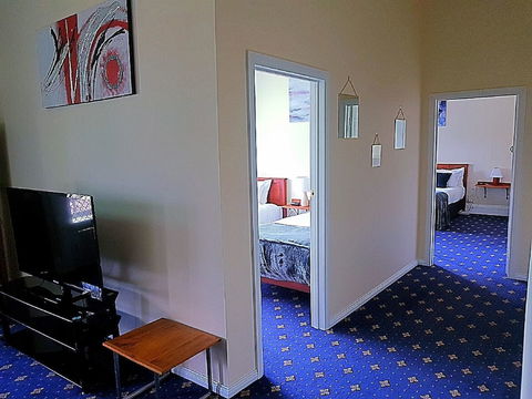 The Wharf Hotel Wynyard - Tourism TAS 1