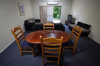 Emerald Gardens Motel & Apartments - Tourism TAS 3