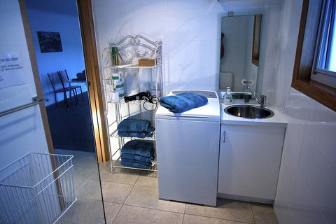Penguin Beachfront Apartments - Tourism TAS 3
