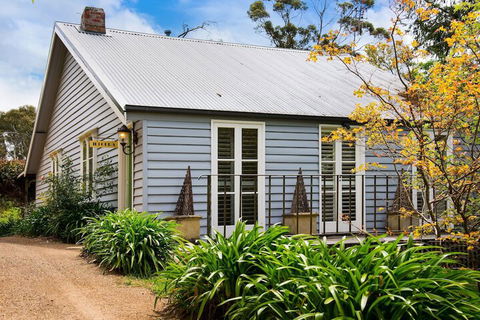 Illoura - Tourism TAS 1