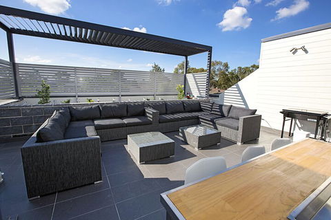 Astina Serviced Apartments Parkside - Tourism TAS 3