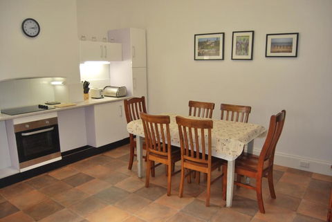 Jacaranda Cottage - Tourism TAS 6