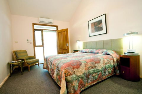 Gundaroo Colonial Inn - Tourism TAS 3