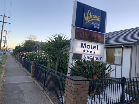 Tudor House Motel - Tourism TAS 1