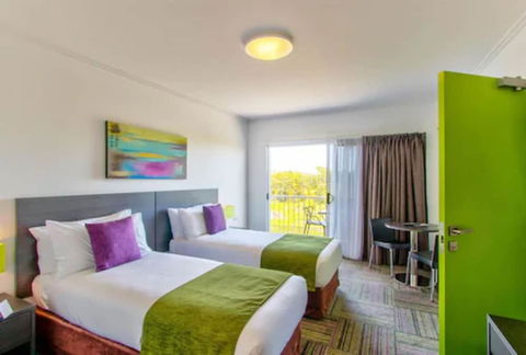 Mackay Oceanside Central Hotel - Tourism TAS 5