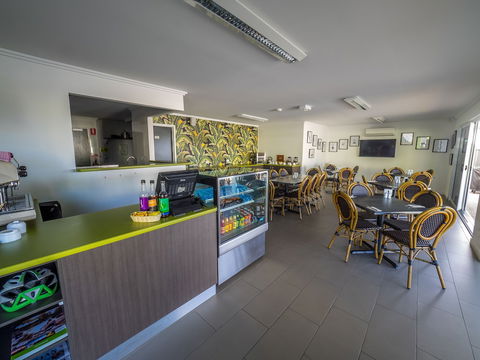 Mackay Oceanside Central Hotel - Tourism TAS 3