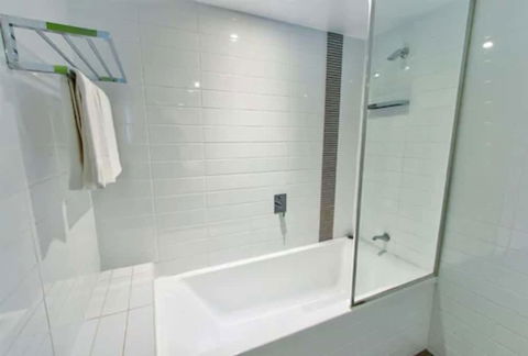 Mackay Oceanside Central Hotel - Tourism TAS 6