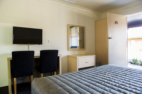 Cherry Blossom Motel - Hobart Tourism 5