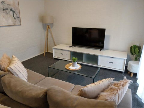 North Melbourne Retreat - Tourism TAS 4