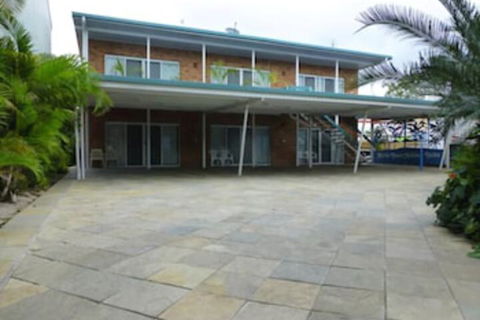 Airlie Court Units - Hobart Tourism 1