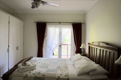 Hilltop On Tamborine - Tourism TAS 5