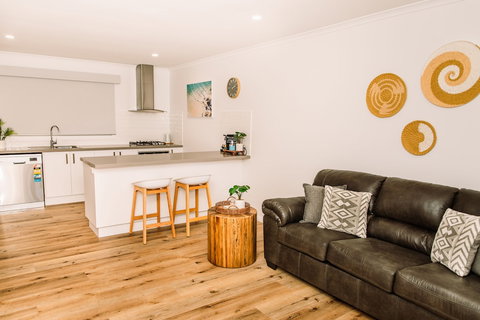 McMillans Of Metung Coastal Resort - Tourism TAS 2