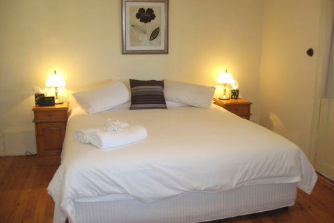 Goat Square Cottages - Tourism TAS 3