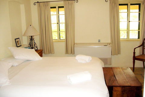 Goat Square Cottages - Tourism TAS 6