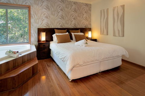 Lake Weyba Cottages - Hobart Tourism 3