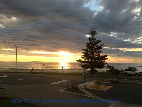 Beachhouse Mollymook - Hobart Tourism 0