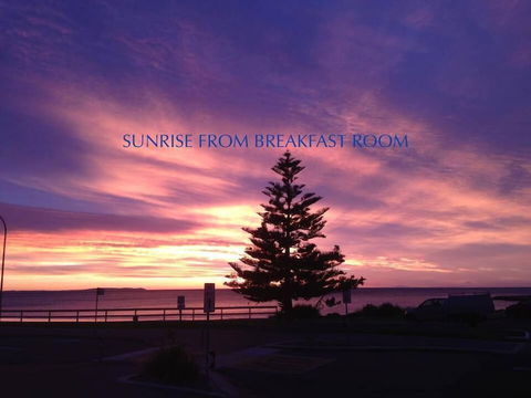 Beachhouse Mollymook - Hobart Tourism 3