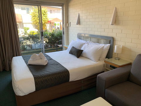 Crest Motor Inn - Tourism TAS 2