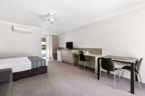 Econo Lodge Beachside - Hobart Tourism 6