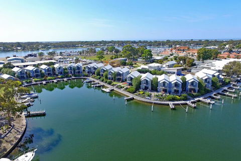 Captains Cove Resort - Hobart Tourism 1