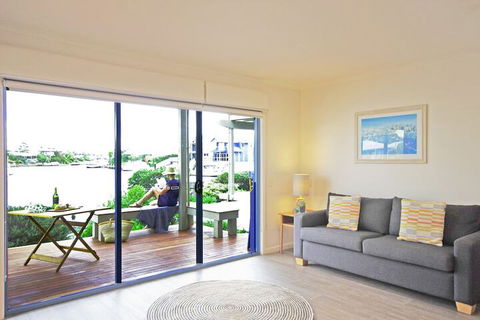 Captains Cove Resort - Hobart Tourism 7