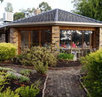 Magdala Motor Lodge  Lakeside Restaurant - Tourism TAS