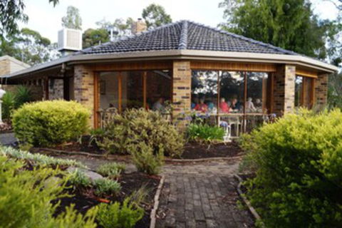 Magdala Motor Lodge & Lakeside Restaurant - Hobart Tourism 0