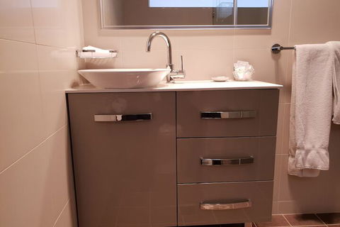Leagues Motel - Hobart Tourism 2