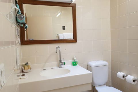 Leagues Motel - Hobart Tourism 3