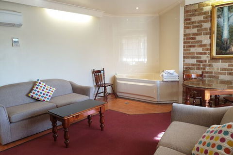 Leagues Motel - Hobart Tourism 5