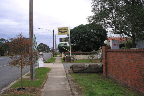 Coorrabin Motor Inn - Tourism TAS 3