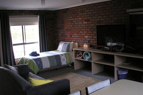 Coorrabin Motor Inn - Tourism TAS 5