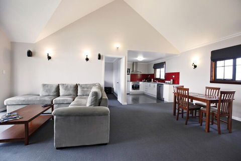 Scarlet Woods Chalets - Tourism TAS 5