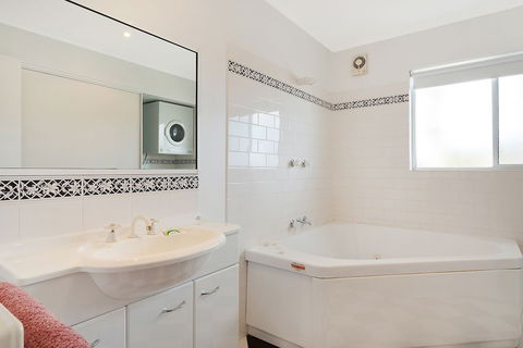Beach Street Apartments - Hobart Tourism 4