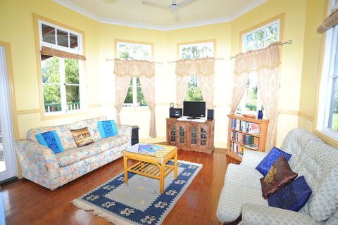 Avalon Noosa Farm Cottages - Tourism TAS 7