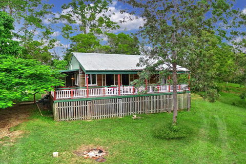 Avalon Noosa Farm Cottages - Tourism TAS 1