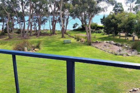 Four Seasons Waterfront Villas - Tourism TAS 0