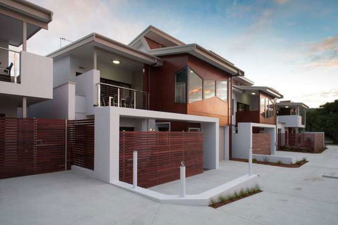 Albany Waves - Tourism TAS 2