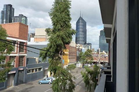 Australian Home Away At Market Square Melbourne - Tourism TAS 1