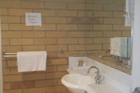 Cotswold Motor Inn - Hobart Tourism 7