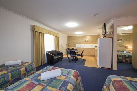 Cotswold Motor Inn - Hobart Tourism 6