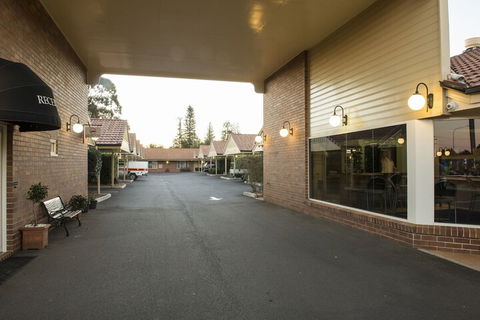 Cotswold Motor Inn - Hobart Tourism 1