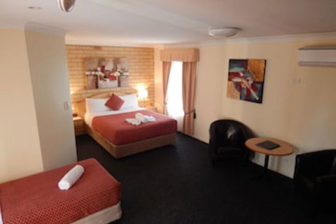 Cotswold Motor Inn - Hobart Tourism 0