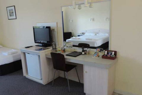 Comfort Inn The Lakes - Tourism TAS 4