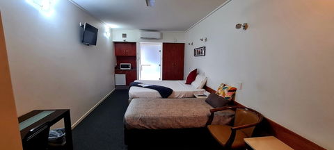Ayr Travellers Motel - Tourism TAS 4