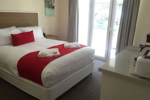 Huskisson Beach B&B - Hobart Tourism 0